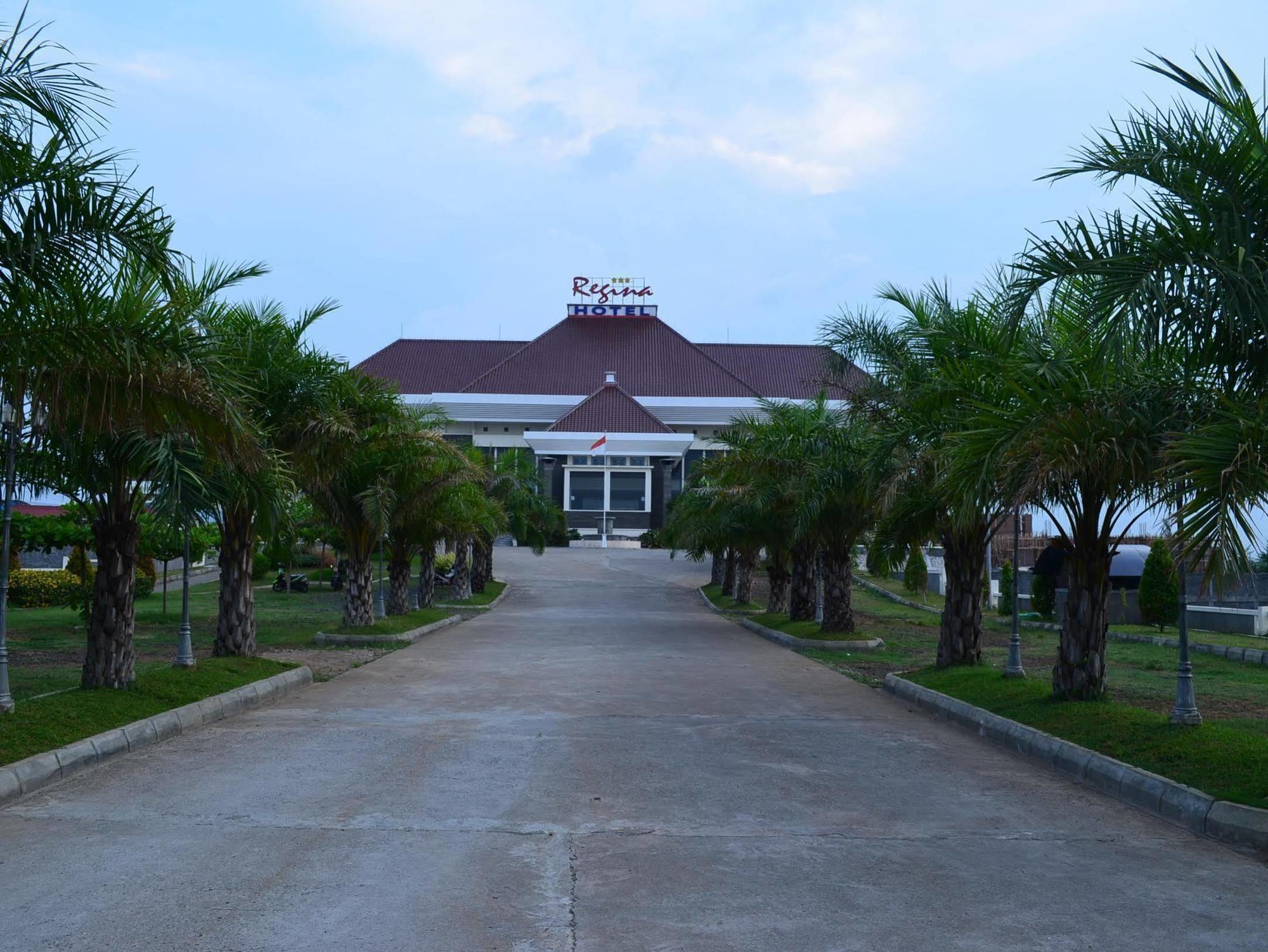 Regina Hotel Pemalang Ngoại thất bức ảnh