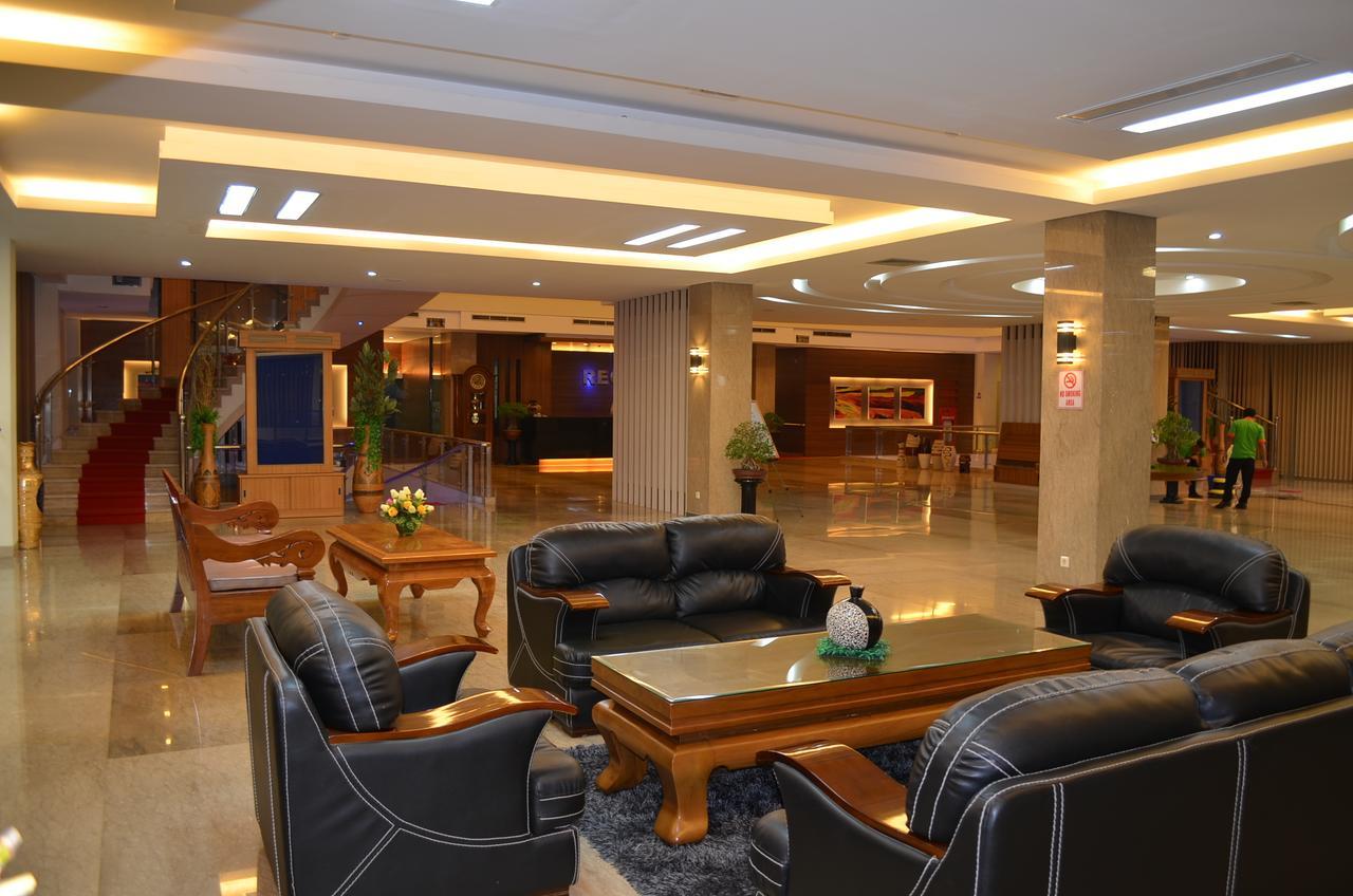 Regina Hotel Pemalang Ngoại thất bức ảnh