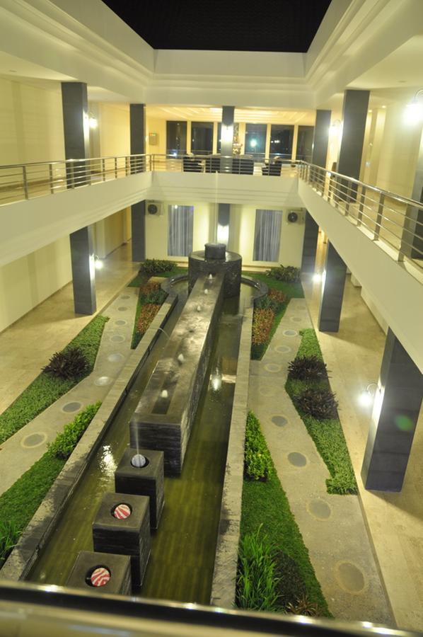 Regina Hotel Pemalang Ngoại thất bức ảnh