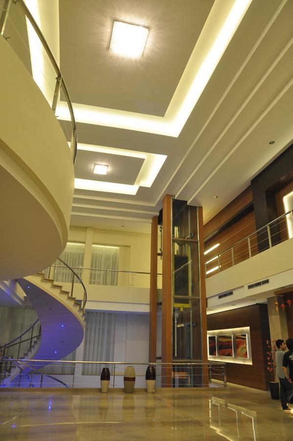 Regina Hotel Pemalang Ngoại thất bức ảnh