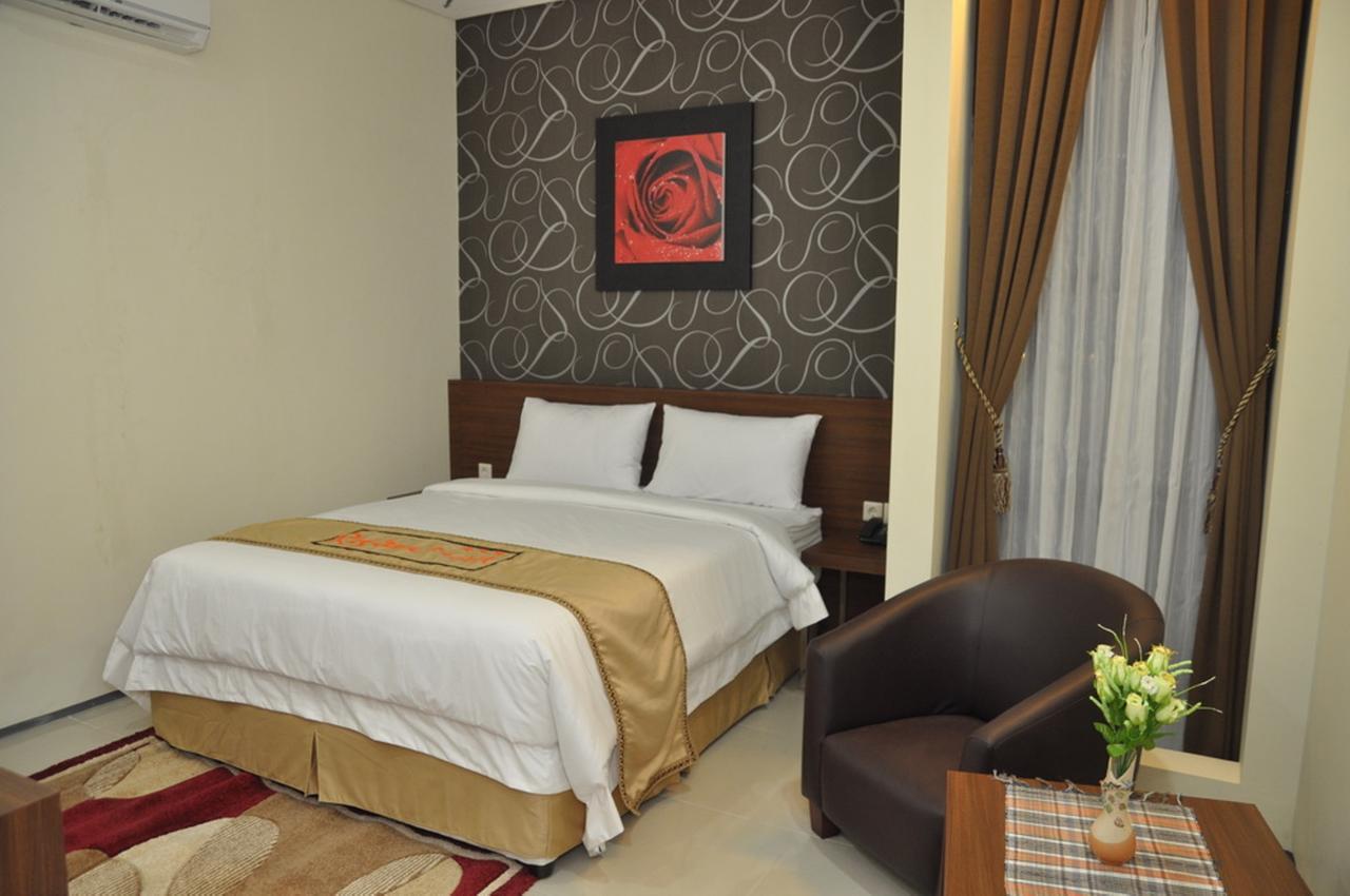 Regina Hotel Pemalang Ngoại thất bức ảnh