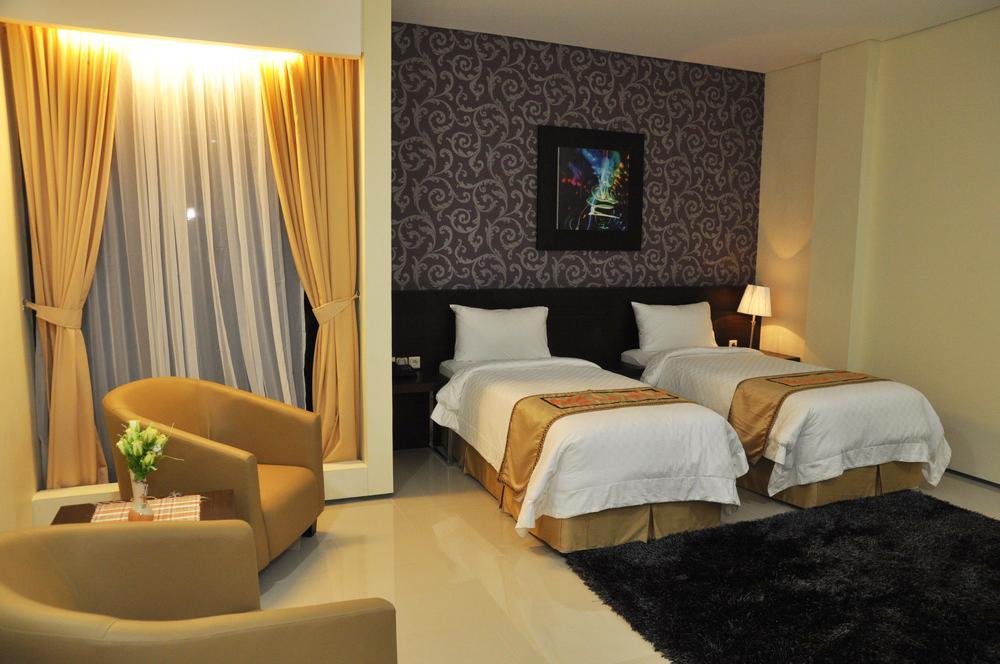 Regina Hotel Pemalang Ngoại thất bức ảnh